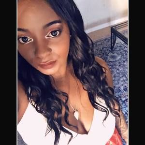 Meet your Posher, Felisha